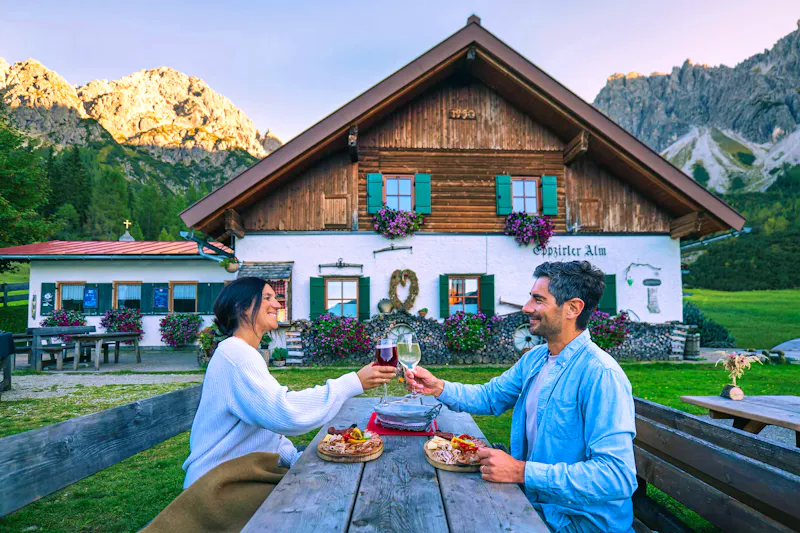 Einkehr auf der Eppzirler Alm - &copy;Region Seefeld