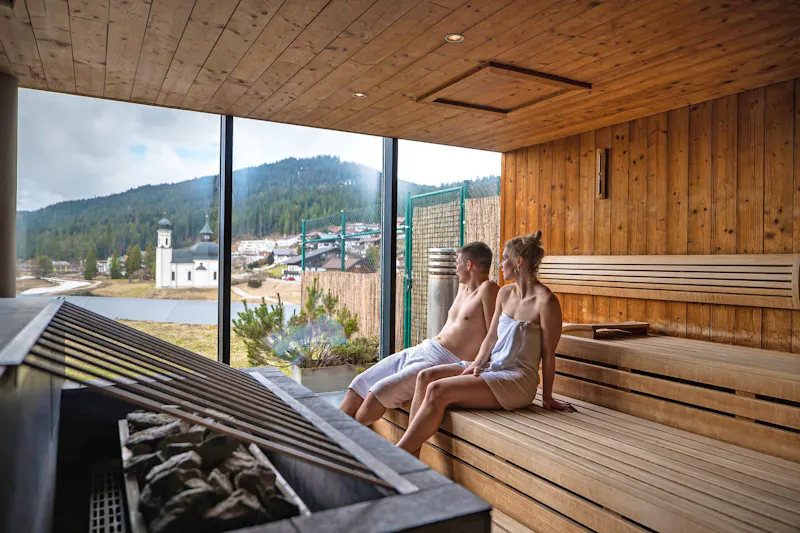 Olympiabad Seefeld - Sauna mit Blick zum Seekirchl - &copy;Region Seefeld