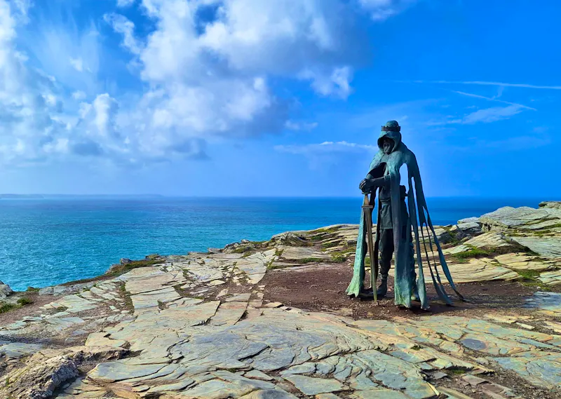 König Artus beim Tintagel Castle - &copy;Sinah Witzig - Eberhardt TRAVEL