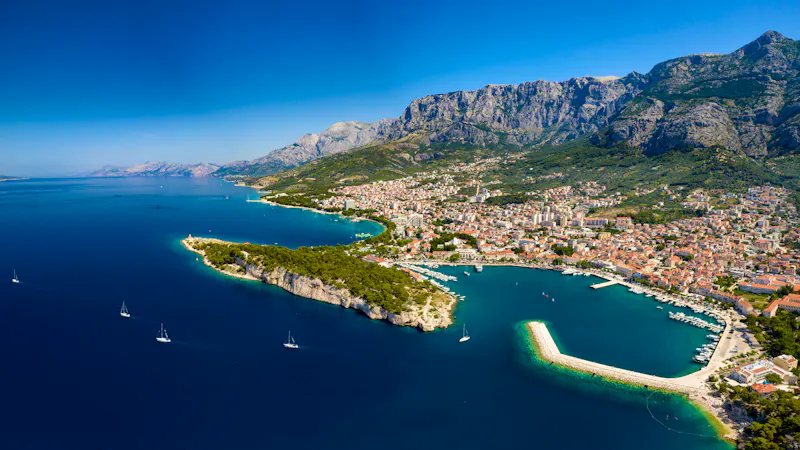 Makarska ist eine wunderschönen Stadt in Kroatien - &copy;kbarzycki - stock.adobe.com