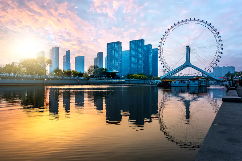 Blick auf das „Eye of Tianjin“ in Tianjin, China - &copy;kalafoto - stock.adobe.com