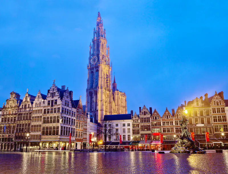 Antwerpen mit Kathedrale und Rubens-Denkmal  - &copy;galina_savina - stock.adobe.com