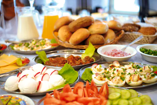 Buffet im Speiseraum Willa Wodnik &ndash; &copy; IdeaSpa Travel