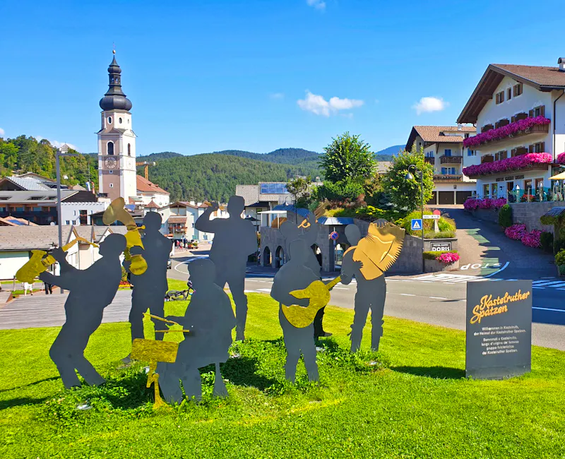 Kastelruth und Kastelruther Spatzen - &copy;Jörg Nesse - Eberhardt TRAVEL