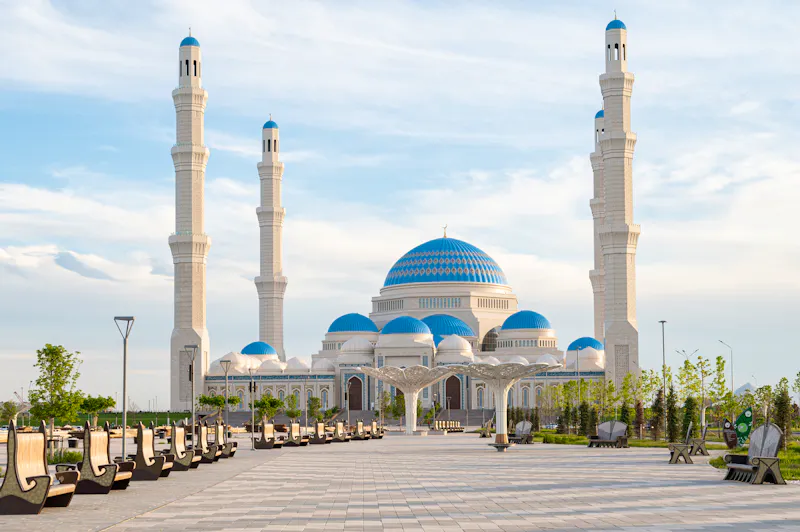 Die größte Moschee Zentralasiens in Astana - &copy;YuTphotograph - stock.adobe.com