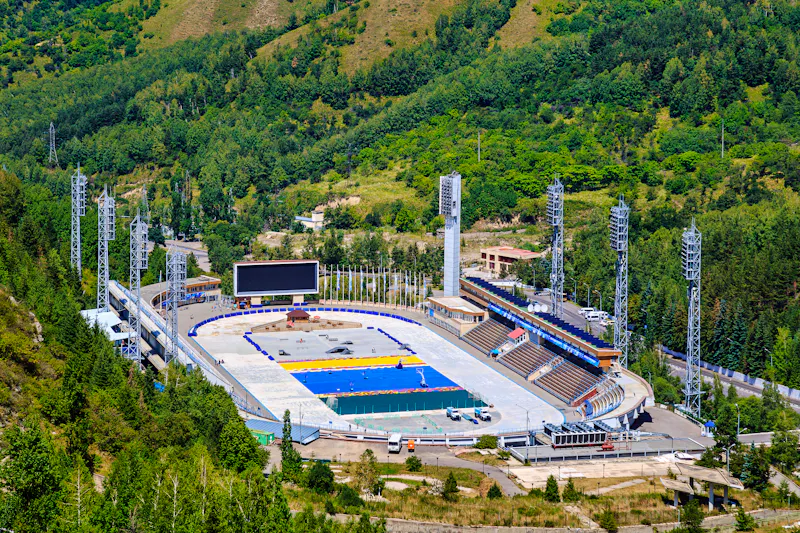 Eislaufbahn in den Bergen, Almaty - &copy;nataliya_rodenko - stock.adobe.com