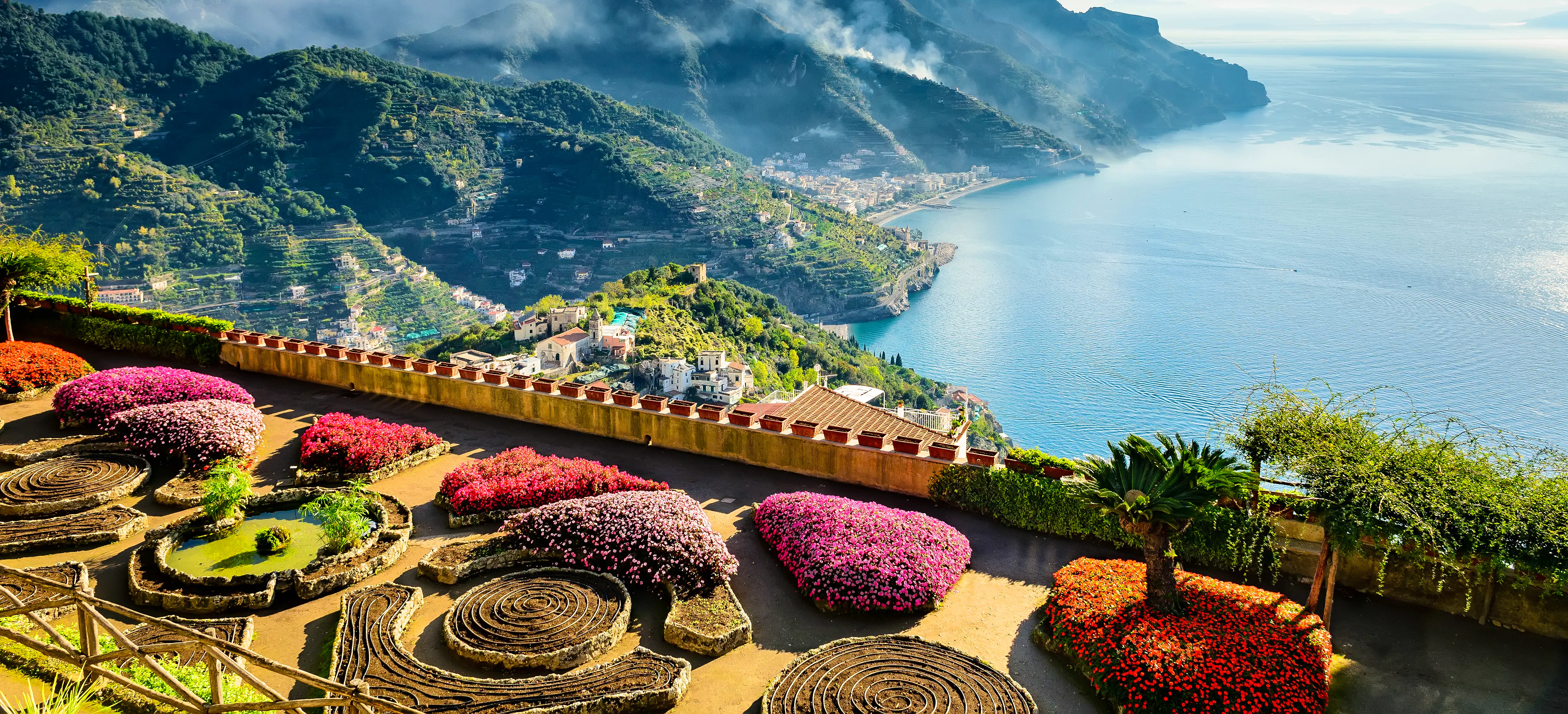 Blick auf Amalfiküste - Ravello &ndash; &copy; (c)Sergey Berestetsky.All rights reserved.