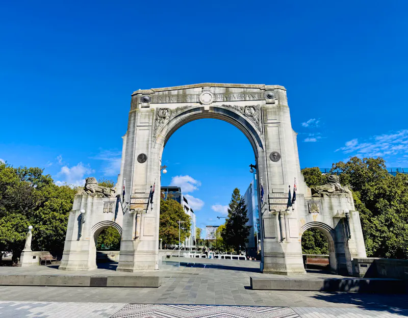 Bridge of Remembrance, Christchurch  - &copy;Christin Kuschka - Eberhardt TRAVEL