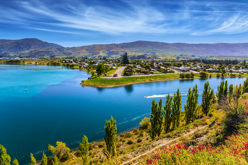 Cromwell und Lake Dunstan  - &copy;Kushnirov Avraham - stock.adobe.com