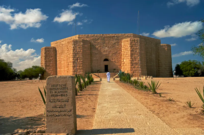 Deutsche Kriegsgräberstätte in El Alamein, Ägypten  - &copy;Jason Row Photo - stock.adobe.com