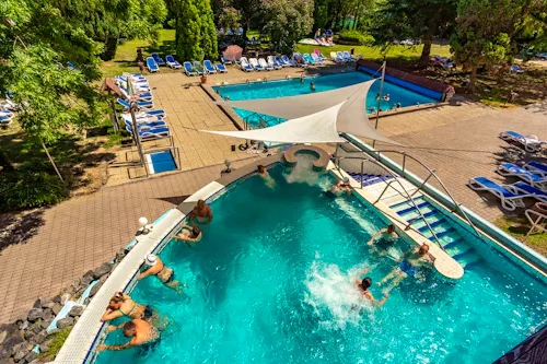 Ensana Hotel Sarvar - Poolanlage &ndash; &copy; Ensana Hotel Sarvar 