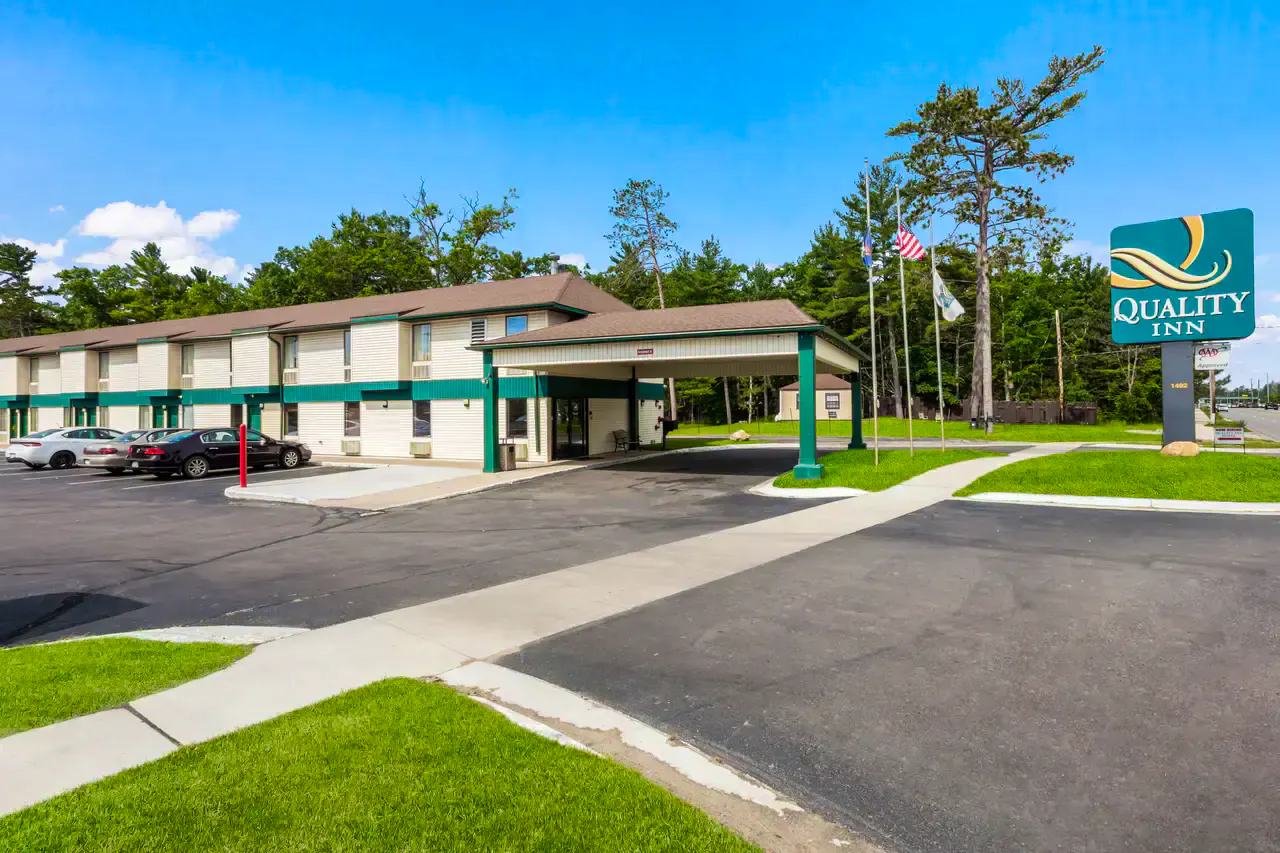 Quality Inn Traverse City - Außenansicht &nbsp;&ndash;&nbsp;&copy;&nbsp;2026 Choice Hotels International, Inc.