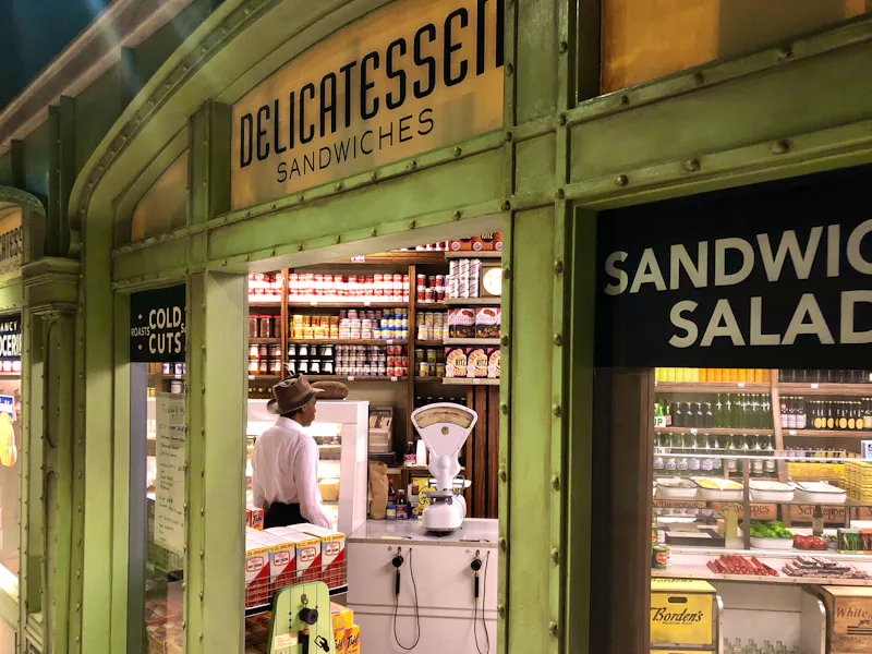 Im Deli/ Ein Delikatessenladen in New York City - Deutsches Auswandererhaus - &copy;Deutsches Auswandererhaus/ Foto: Ilka Seer