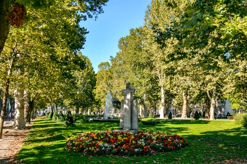 Der wunderschöne Zrinjevac-Park in Zagreb - &copy;Pedro - stock.adobe.com