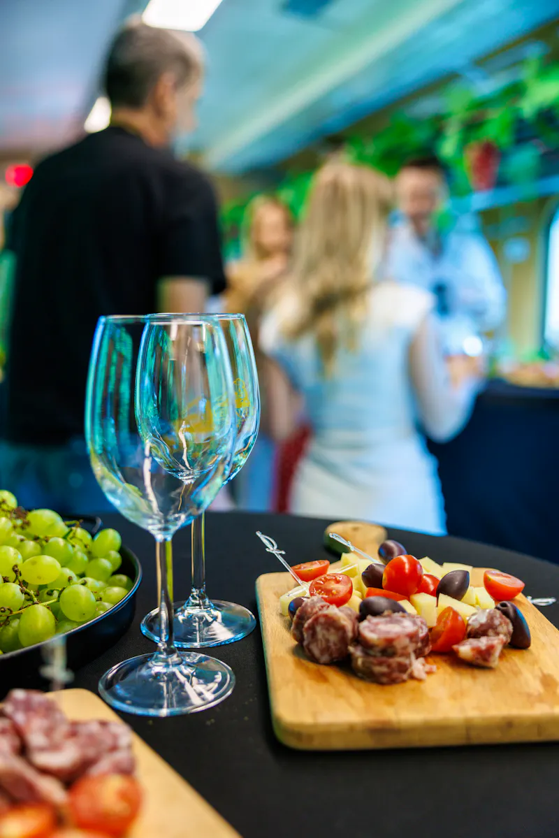 Mit dem Weinzug durch das istrische Hinterland - &copy;Klement Studio