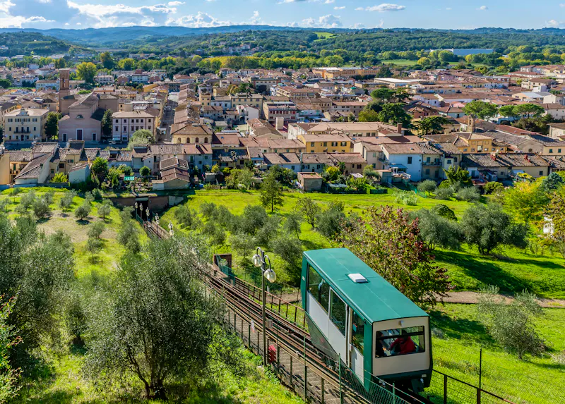 Standseilbahn in Certaldo - Toskana - &copy;Marco Taliani - stock.adobe.com