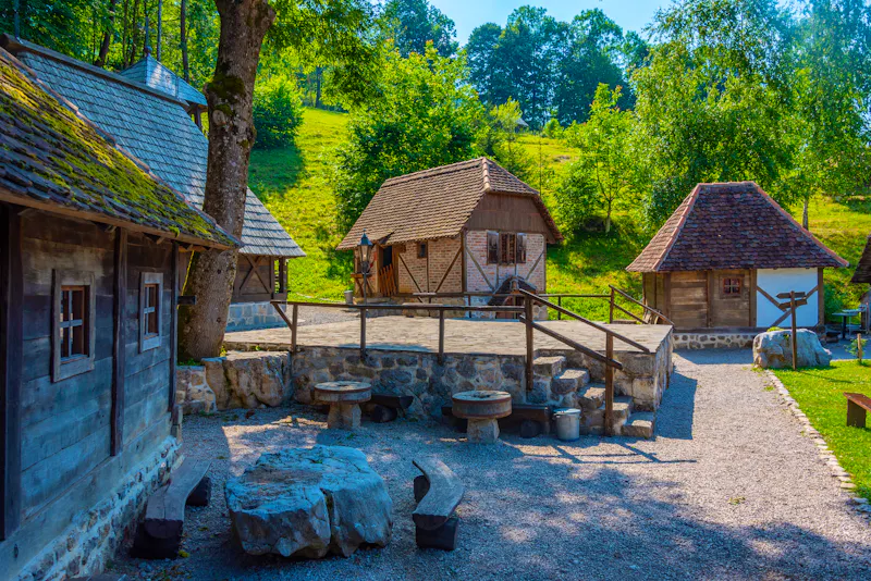Das Ethno-Dorf Ljubacke Doline - &copy;dudlajzov - stock.adobe.com