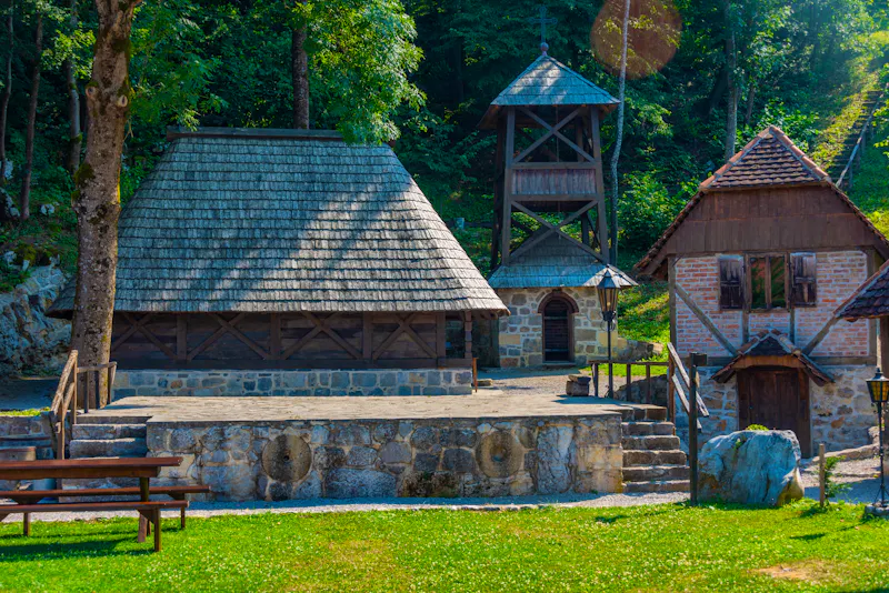 Das Ethno-Dorf Ljubacke Doline - &copy;dudlajzov - stock.adobe.com