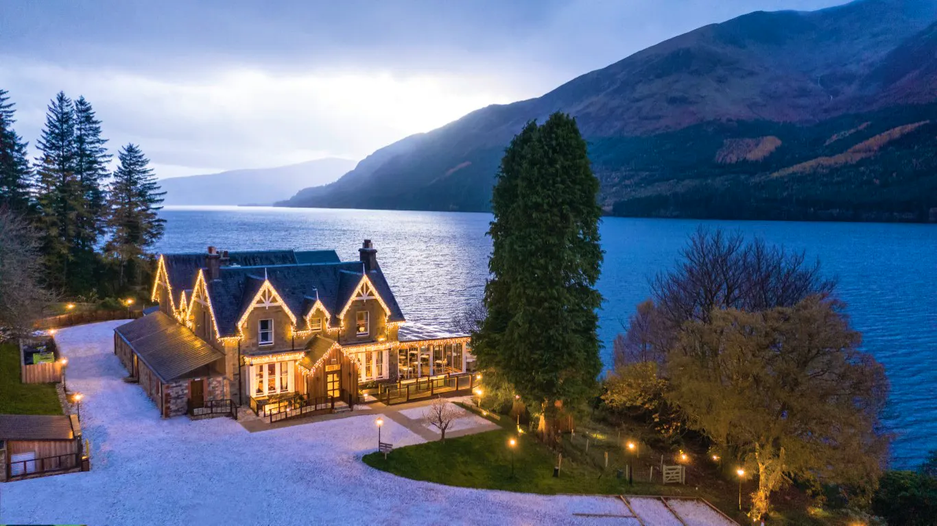 The Whispering Pine Lodge - Außenansicht &nbsp;&ndash;&nbsp;&copy;&nbsp;2026 – BLACK SHEEP HOTELS, SCOTLAND