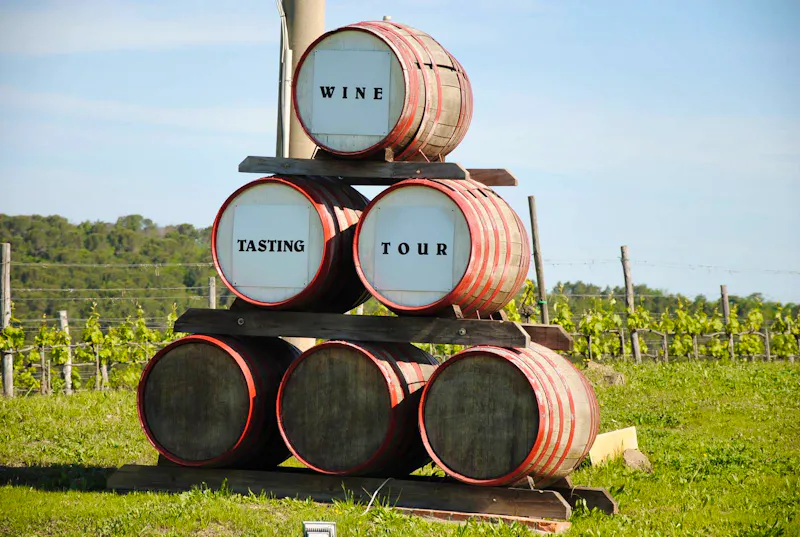 Weinproben werden im Chianti überall angeboten - &copy;Philipp Schmitz - Eberhardt TRAVEL