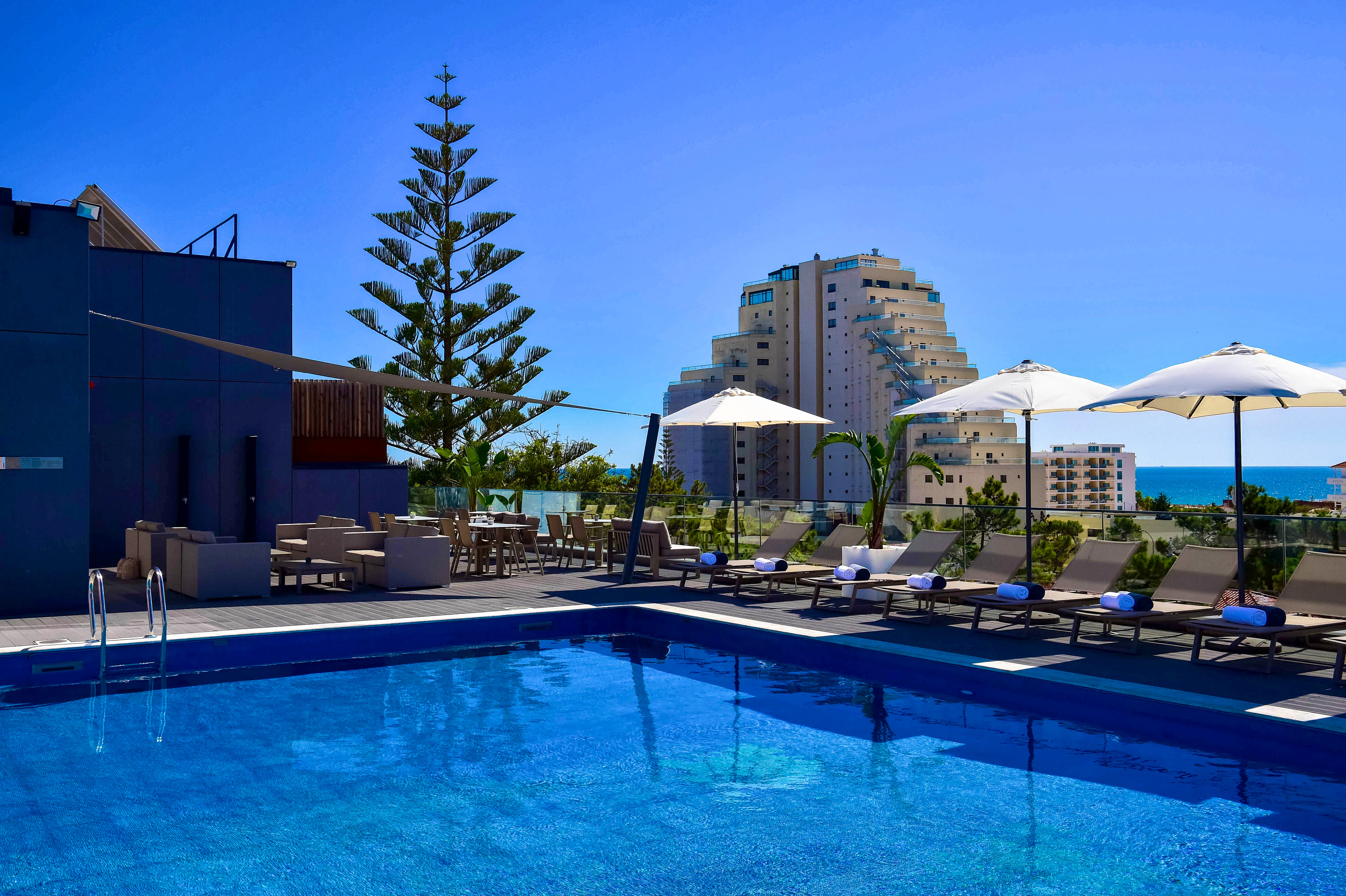 Swimming Pool The Prime Energize&nbsp;&ndash;&nbsp;&copy;&nbsp;JOAO MACHADO