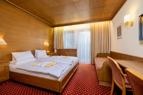 Hotel Strolz in Mayrhofen - Zimmerbeispiel &ndash; &copy; THOMAS EBERHARTER PHOTOGRAPHY