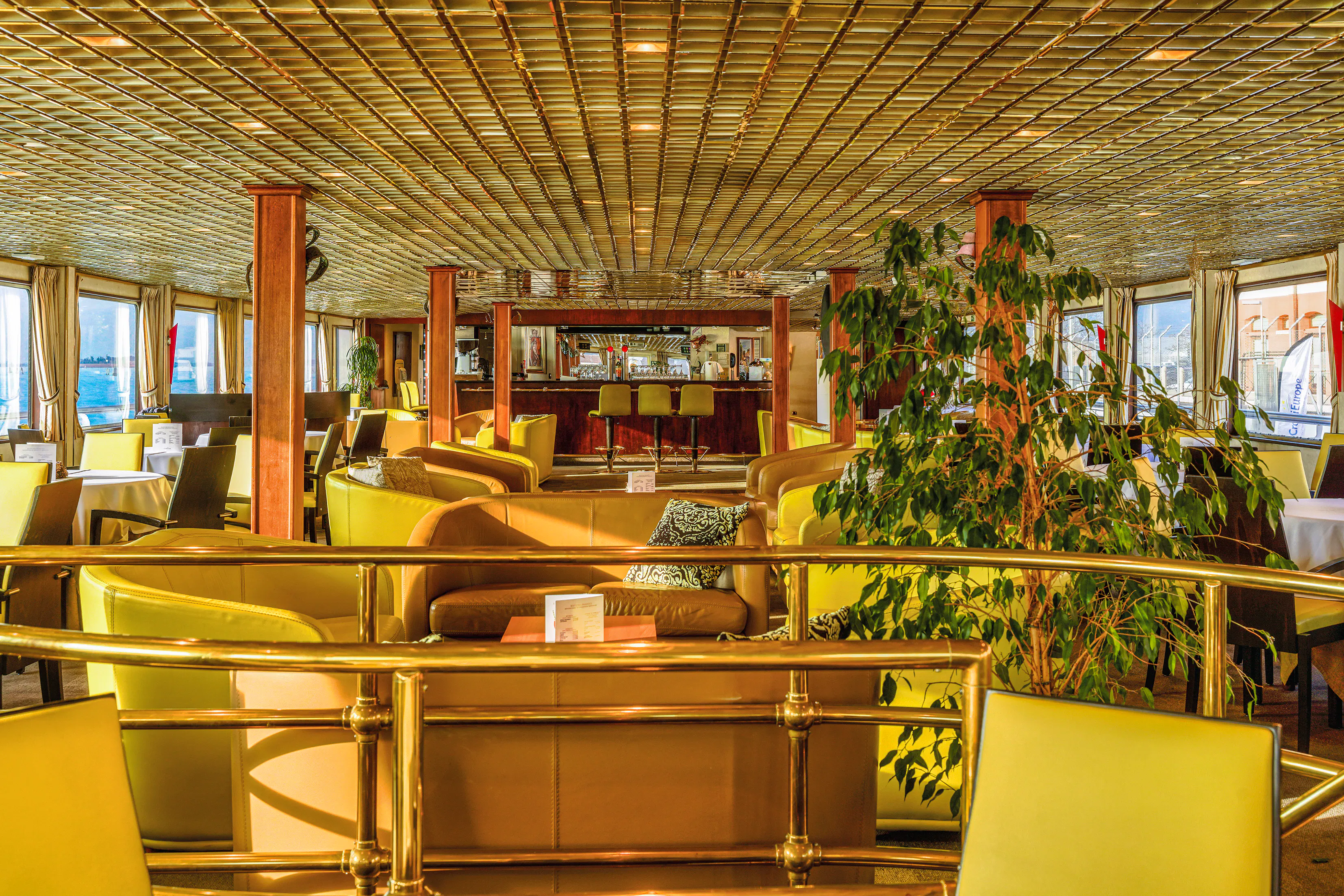 Salon Bar MS Michelangelo&nbsp;&ndash;&nbsp;&copy;&nbsp;©croiseurope