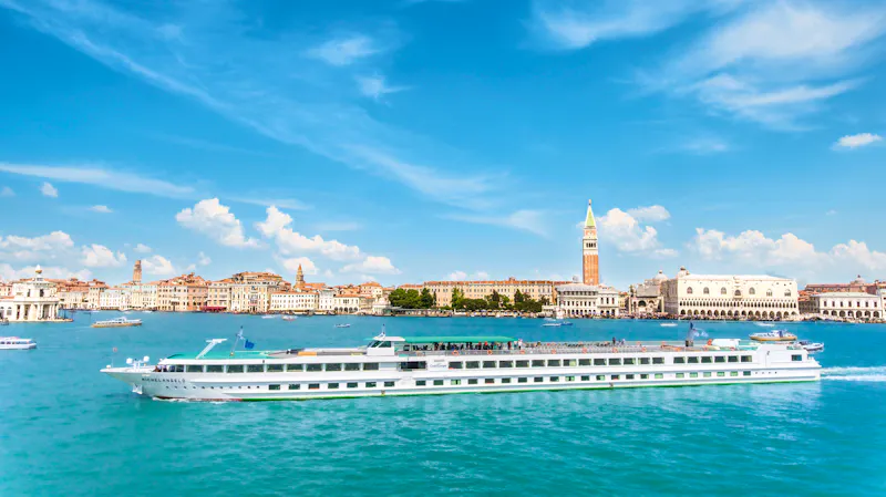MS Michelangelo in Venedig - &copy;©croiseurope