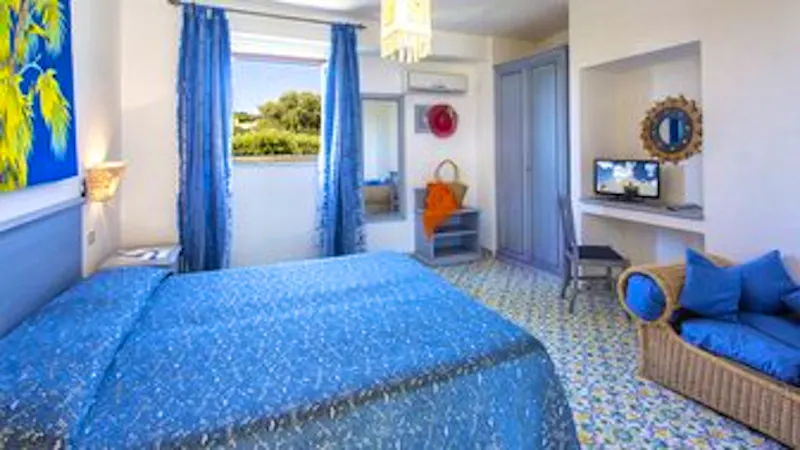 Zimmerbeispiel Doppelzimmer im Hotel La Scogliera &ndash; &copy;IschiaWandern