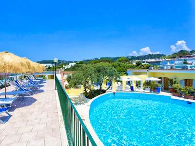 Italien-Urlaub auf der Insel Ischia im 4****- Hotel La Scogliera in Forio