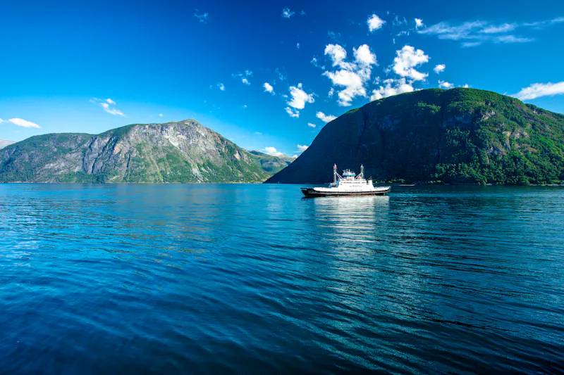 Fähüberfahrt in Norwegen zwischen Linge and Eidsdal - &copy;Martin Valigursky - stock.adobe.com