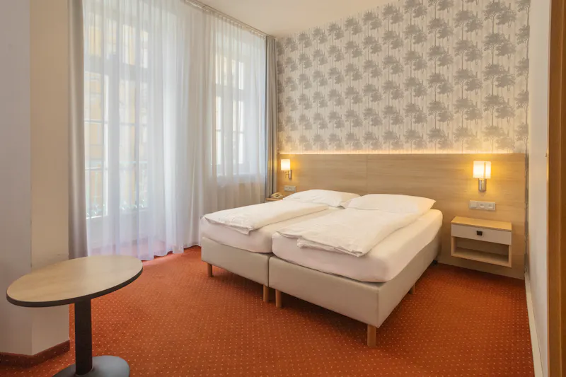 Hotel Flora Marienbad - Zimmerspiel Doppelzimmer mit Balkon &ndash; &copy;Hotel Flora Marienbad