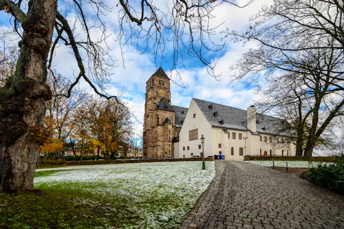 Chemnitz - Schloßbergmuseum und Schlosskirche - erster Schnee im Winter &ndash; &copy; strato70 - stock.adobe.com
