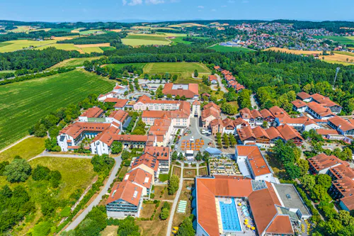 Das Kurzentrum von Bad Griesbach im Rottal im Luftbild &ndash; &copy; ARochau - stock.adobe.com