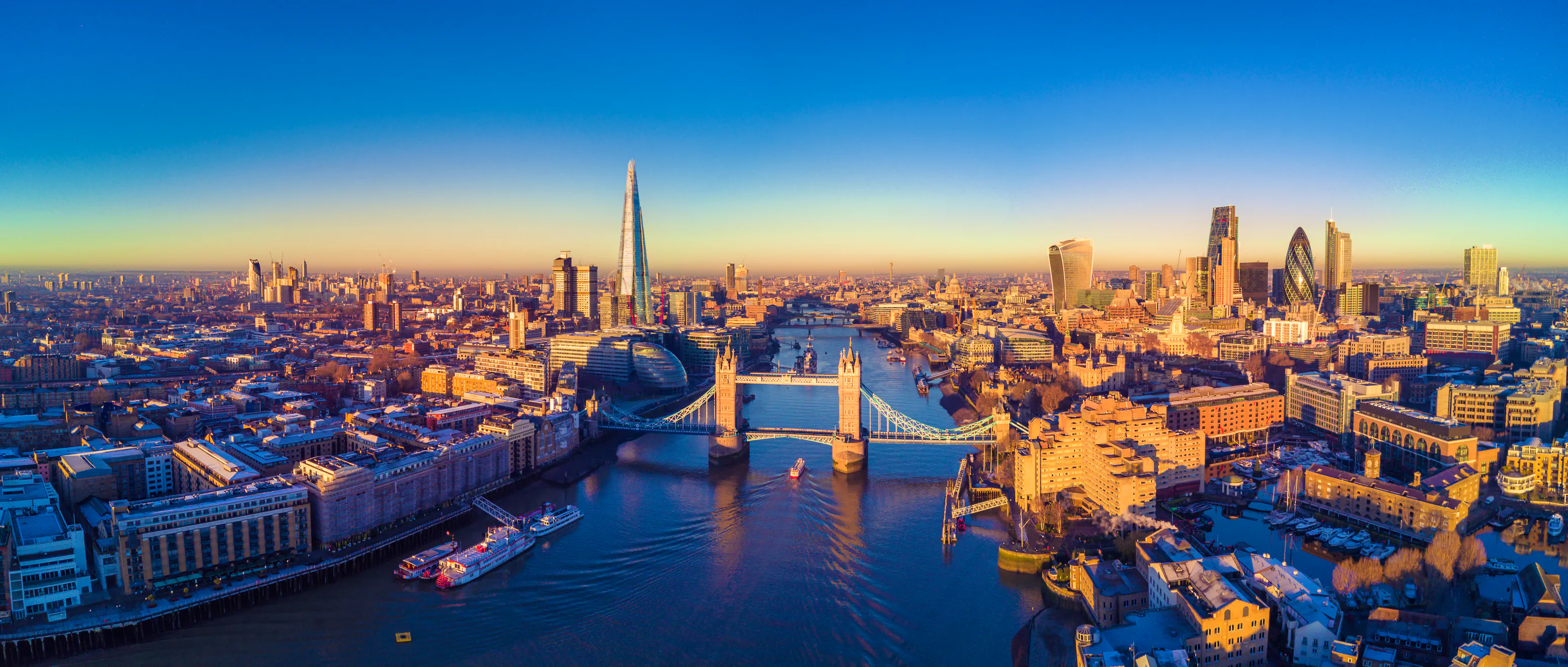 Aerial panoramic cityscape view of London and the River Thames  England  United Kingdom &ndash; &copy; heyengel - stock.adobe.com