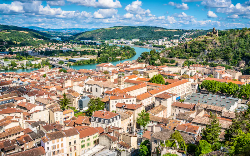 Panorama der Stadt Vienne mit Altstadt und mittelalterlicher Festung - &copy;Keitma - stock.adobe.com
