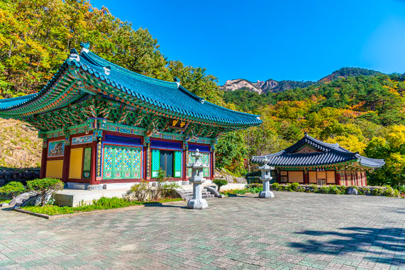 Sinheungsa Tempel im Seoraksan-Nationalpark - &copy;dudlajzov - stock.adobe.com