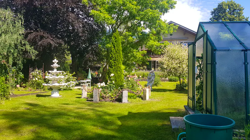 Bad Goisern - im Garten von Resi und Andy - &copy;Anke Nicke - Eberhardt TRAVEL