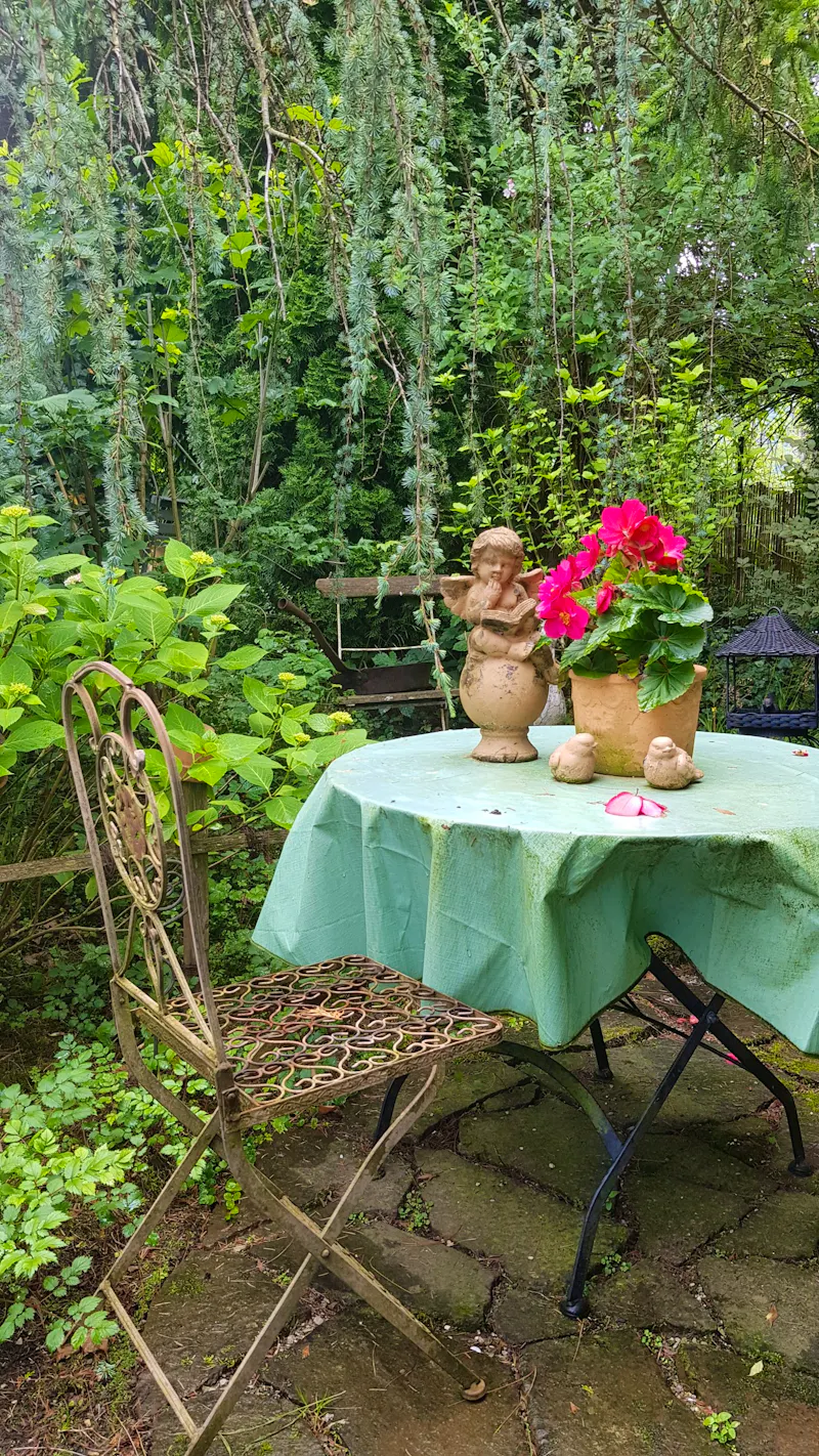 Strobl - im Garten von Elisabeth  - &copy;Anke Nicke - Eberhardt TRAVEL