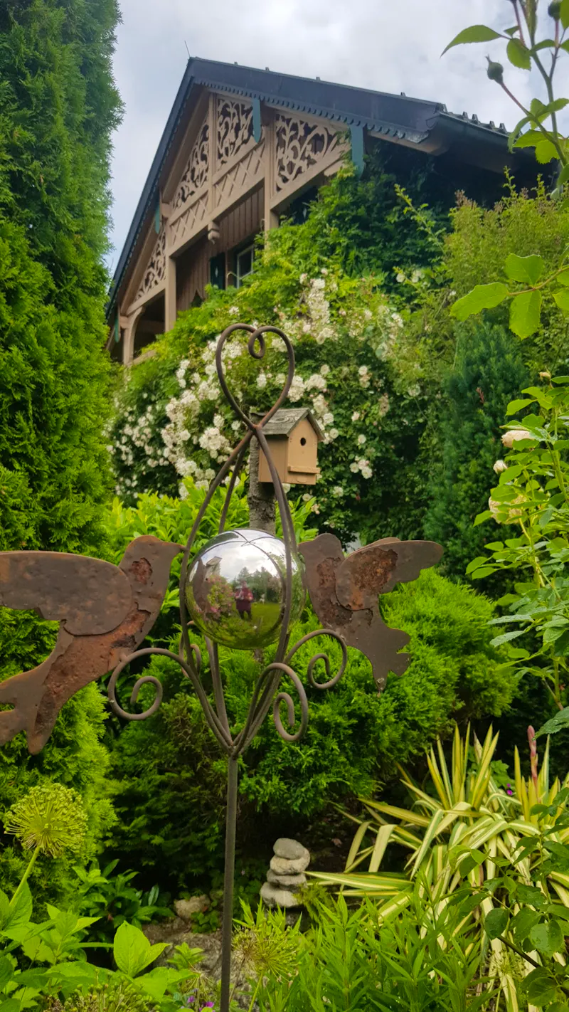 Strobl - im Garten von Elisabeth  - &copy;Anke Nicke - Eberhardt TRAVEL