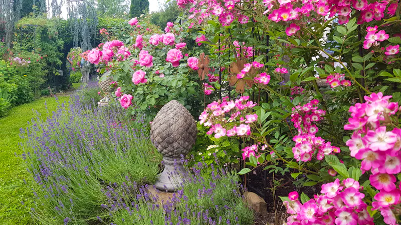 Strobl - im Garten von Elisabeth  - &copy;Anke Nicke - Eberhardt TRAVEL