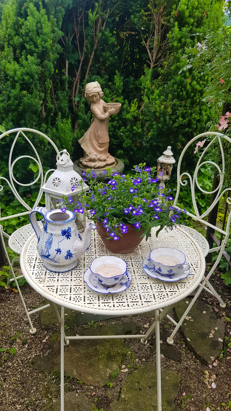 Strobl - im Garten von Elisabeth  - &copy;Anke Nicke - Eberhardt TRAVEL