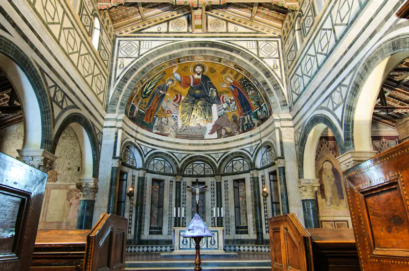Basilika San Miniato al Monte - Kirche von innen in Florenz, Italien  - &copy;bigmikephoto - stock.adobe.com