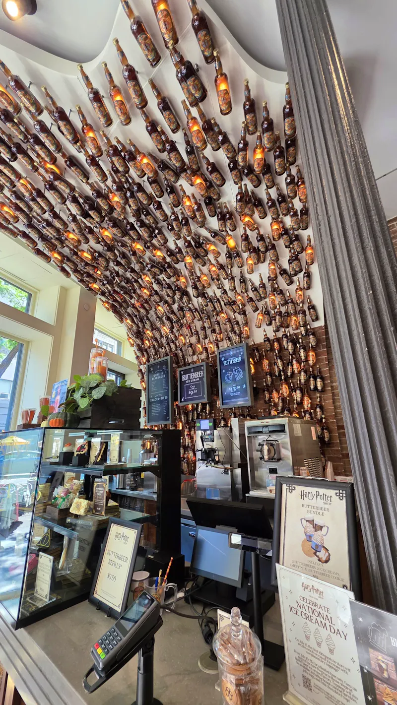 Harry Potter Shop New York City - &copy;Vivien Fiedler - Eberhardt TRAVEL