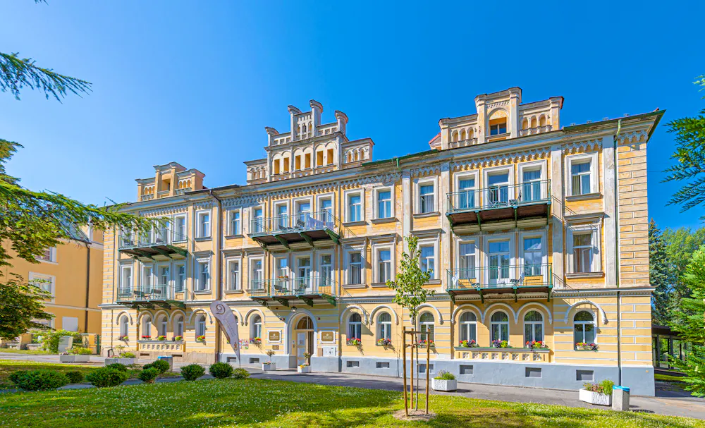 Franzensbad - Kurhotel Luisa - Aussenansicht &ndash; &copy; foto PM