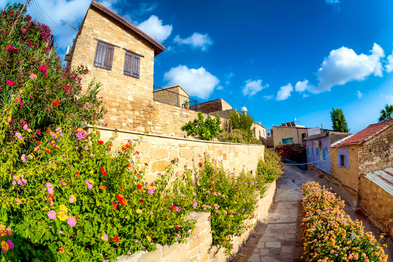 Alte Straße in Tochni bei Larnaka - &copy;kirill_makarov - stock.adobe.com