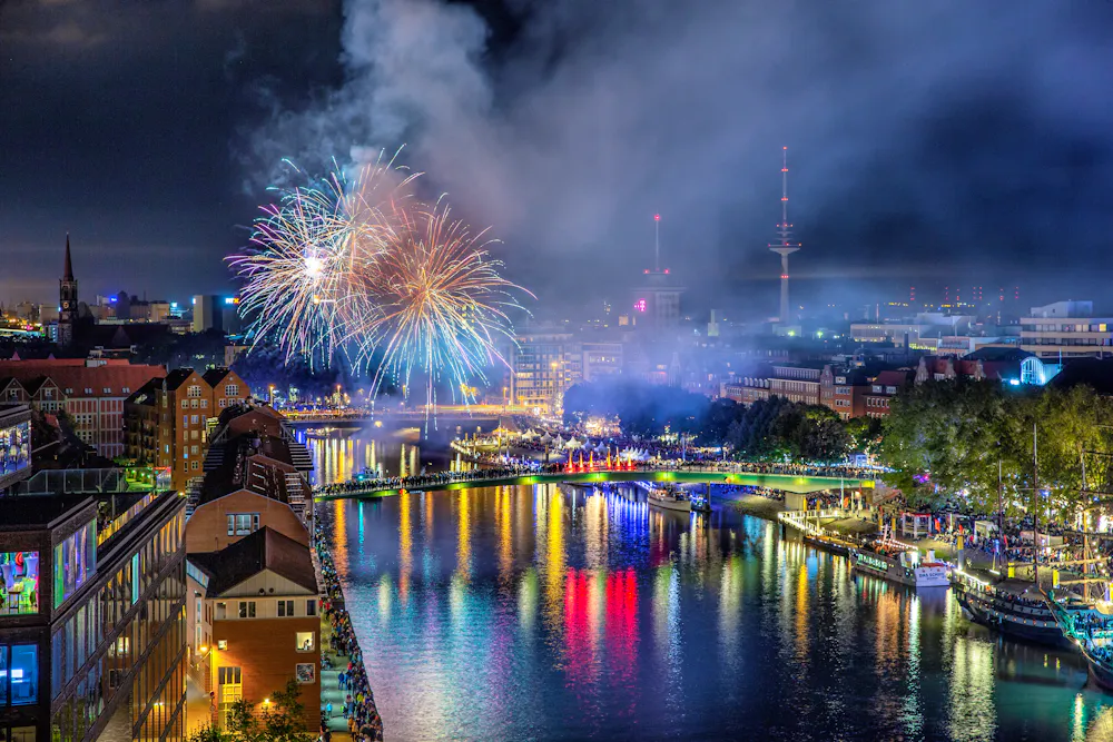 Feuerwerk in Bremen &ndash; &copy; Marc - stock.adobe.com