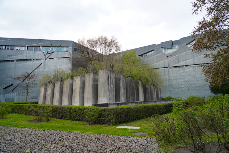 Jüdisches Museum Berlin - Libeskind-Bau und der Garten des Exils - &copy;Achim Wagner - stock.adobe.com