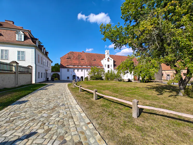 Schloss Zinsendorf - &copy;scimmery1 - stock.adobe.com
