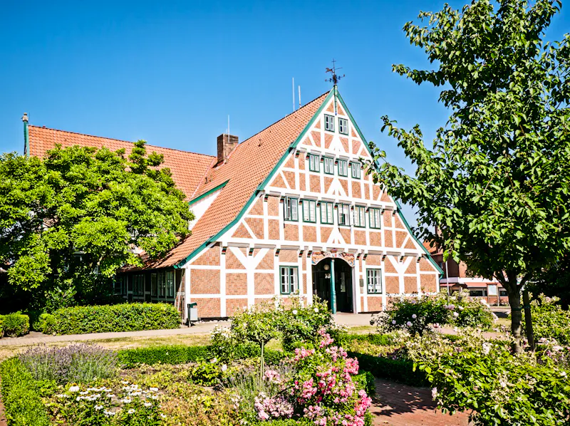 Altes Land Hamburg - &copy;fottoo - Fotolia